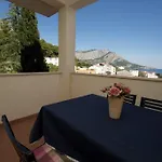 Lägenhet In With Sea View, Balcony, Air Conditioning, Wi-fi