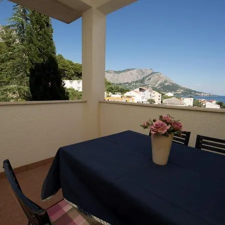 Appartement In With Sea View, Balcony, Air Conditioning, Wi-fi