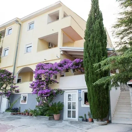 In With Sea View, Balcony, Air Conditioning, Wi-fi *