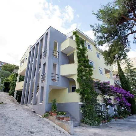 In With Sea View, Balcony, Air Conditioning, Wi-fi *
