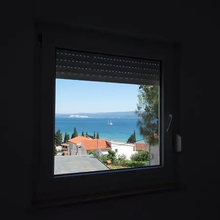 In With Sea View, Balcony, Air Conditioning, Wi-fi Duće